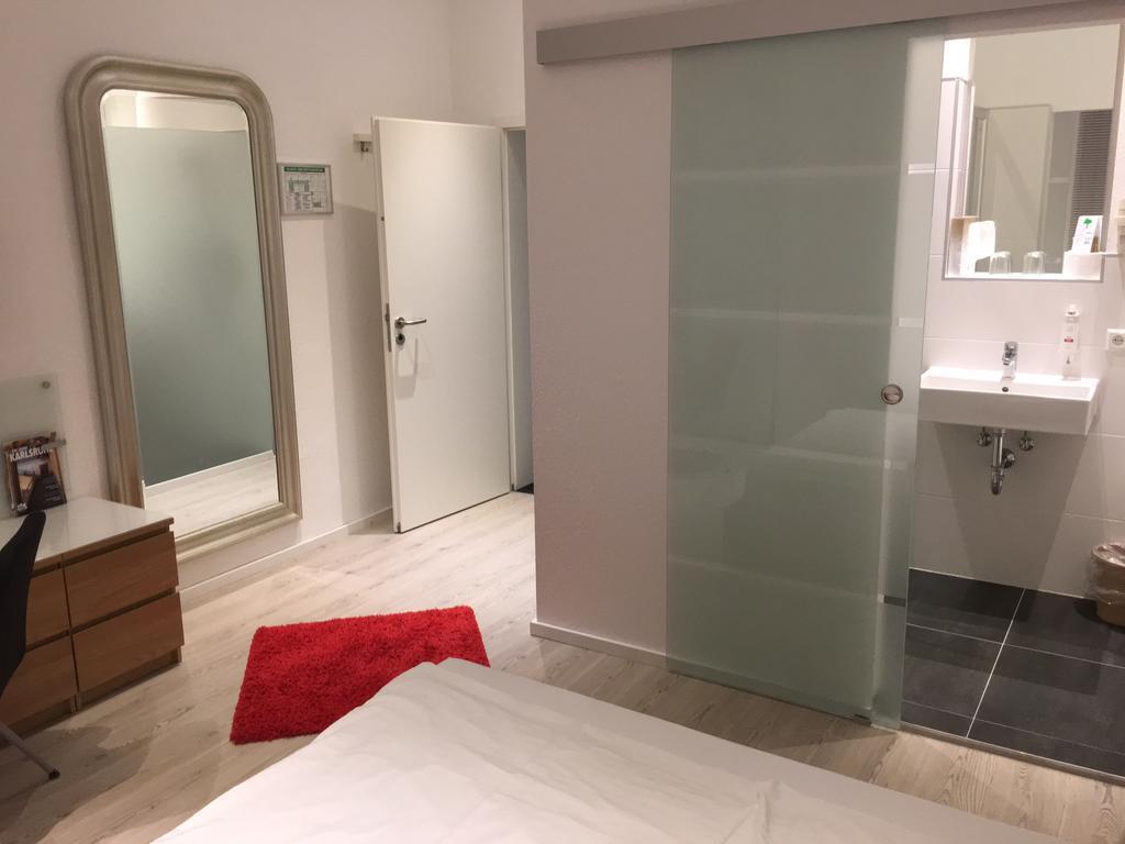 Hotel Barbarossa Karlsruhe Stadtmitte Bilik gambar